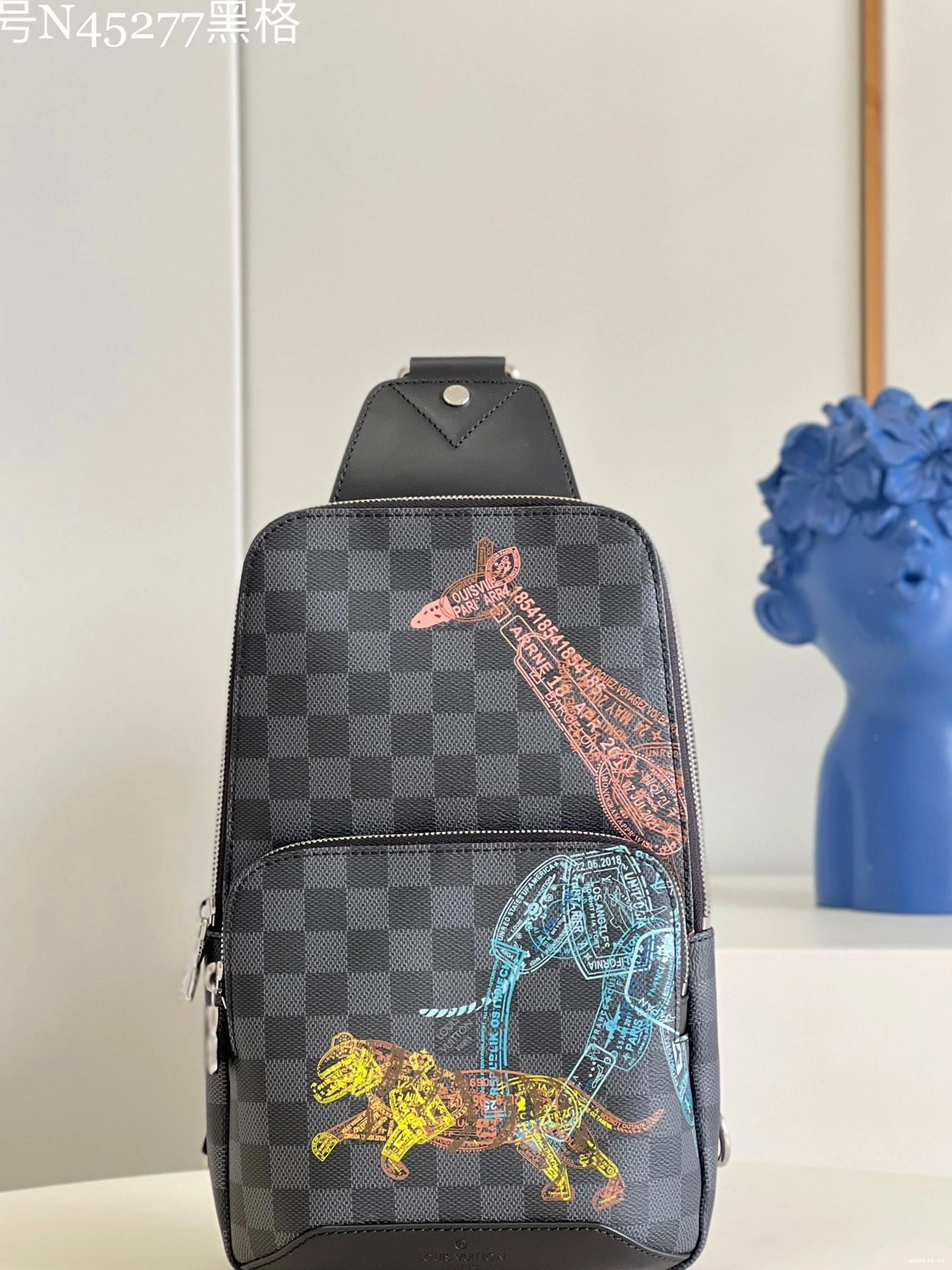 WIS VUITTON AVENUE LOUIS SLINGBAG 0824